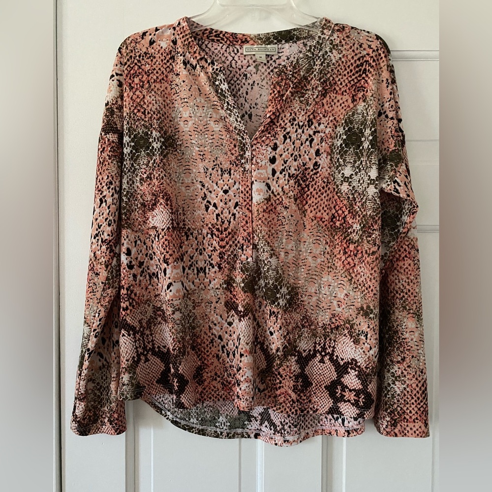 Dona Buchman long sleeve top Size M